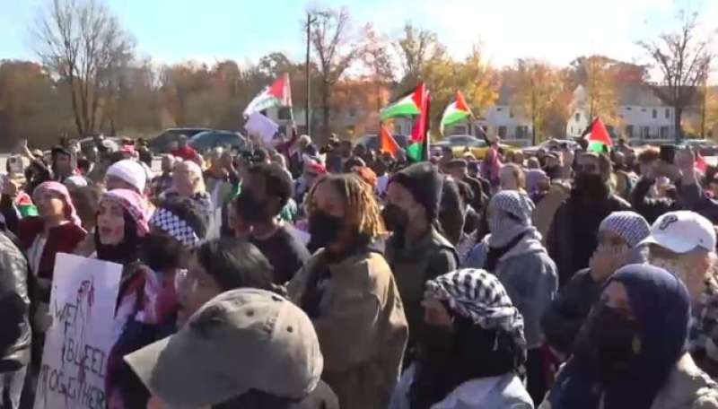 مظاهرة حول منزل الرئيس الأمريكي بايدن بولاية ديلاوير لإنقاذ فلسطين