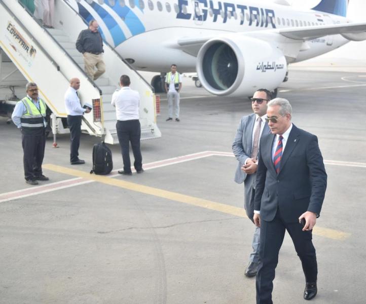 محافظ أسيوط يستقبل وزير العمل في ”المطار الدولي”