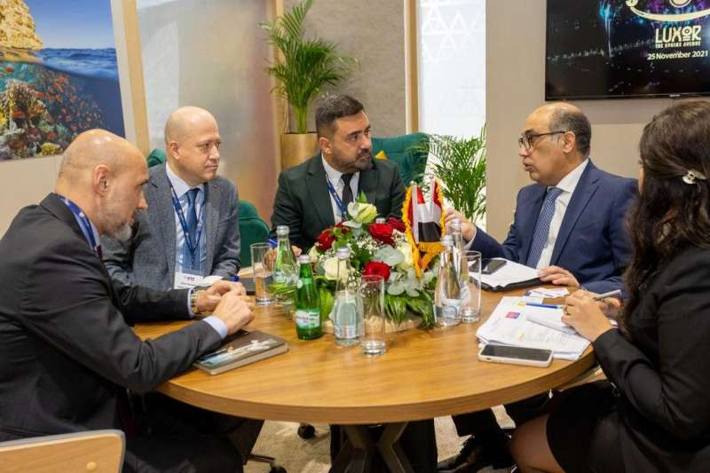 الرئيس التنفيذي للهيئة المصرية العامة للتنشيط السياحي يعقد لقاءً مع ممثلي هيئة البحرين للسياحة والمعارض خلال تواجده في لندن