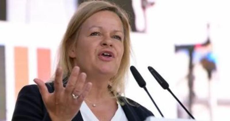 نانسي فيزر وزيرة الداخلية الالمانية