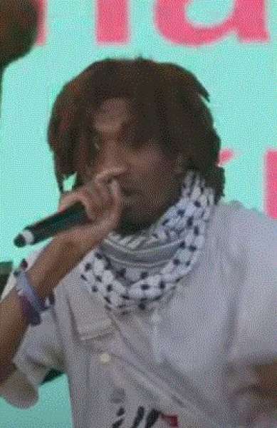 مغني الراب ”ريدفيل” خلال حفله: فلسطين حرة