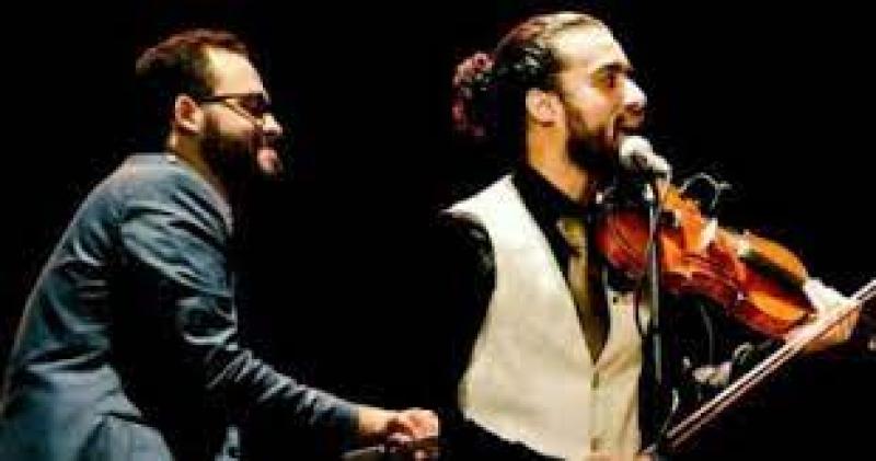 فرقة ”فؤاد ومنيب” تحيي حفلًا موسيقيًا بمكتبة الإسكندرية