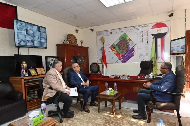وزير الإسكان يعقد اجتماعا بمقر جهاز مدينة العاشر من رمضان