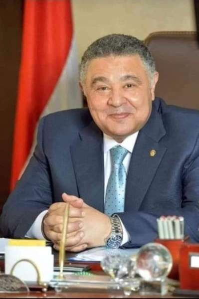 محافظ البحر الأحمر يستعرض التقرير حول السيطرة على الأسعار بسفاجا