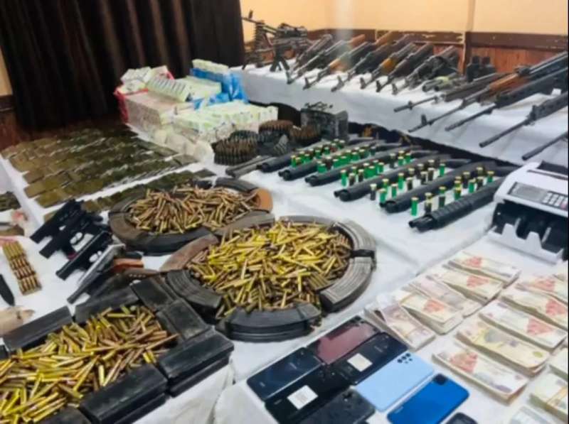 قنابل وأسلحة وشهيد وجثث 6 مجرمين.. كواليس مأمورية الفجرو خطة اقتحام جبال البداري.. صور