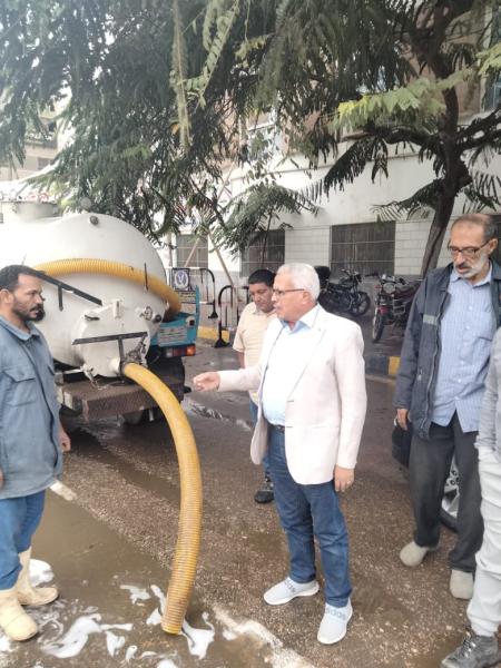 رئيس شركة مياه المنوفية يتابع أعمال شفط تجمعات مياة الأمطار