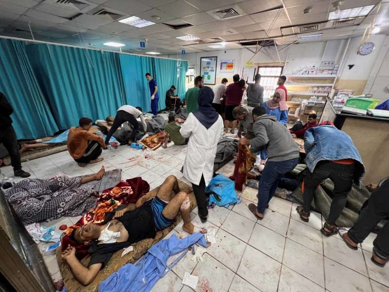 قتلى وجرحى في قصف مدفعي لجيش الاحتلال الإسرائيلي يستهدف المستشفى الإندونيسي في غزة