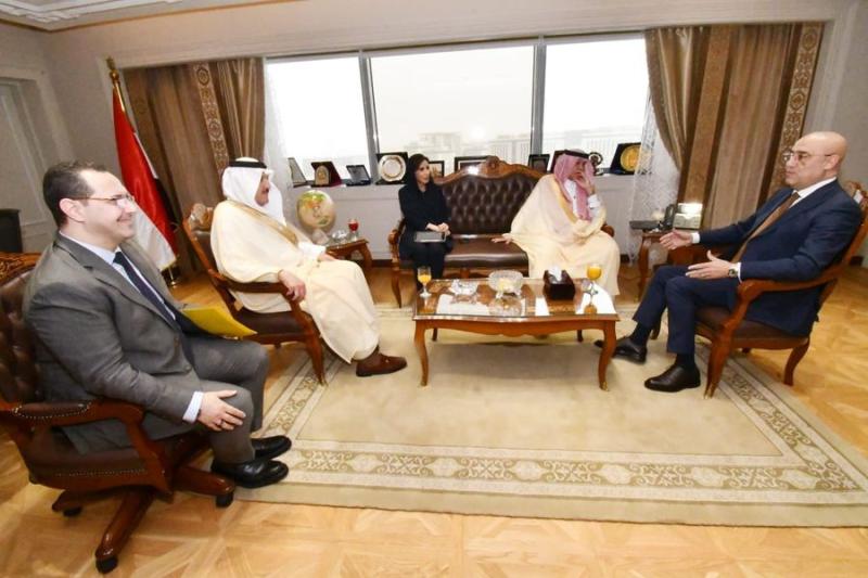 وزير الإسكان يلتقى وزير التجارة السعودي والوفد المرافق له لبحث مجالات التعاون المشترك