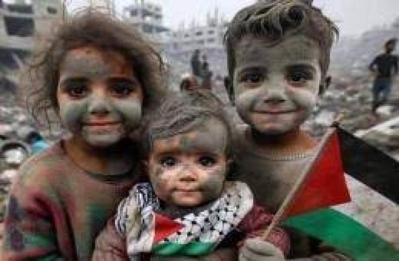 بالقنابل والمدفعيات.. هكذا احتفلت ”إسرائيل“ بأطفال غزة في يومهم العالمي