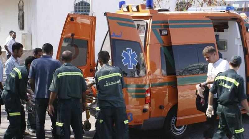 الحزن يخيم على المنوفية بعد مصرع 3 عمال وإصابة 15 آخرين في حادث انقلاب سيارة نقل