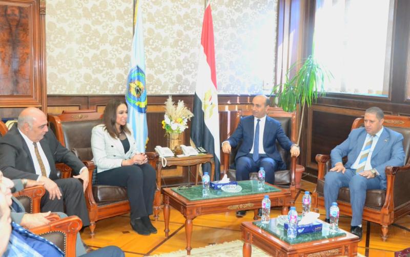 نائب محافظ البحيرة تقدم التهنئة لرئيس جامعة دمنهور الجديد