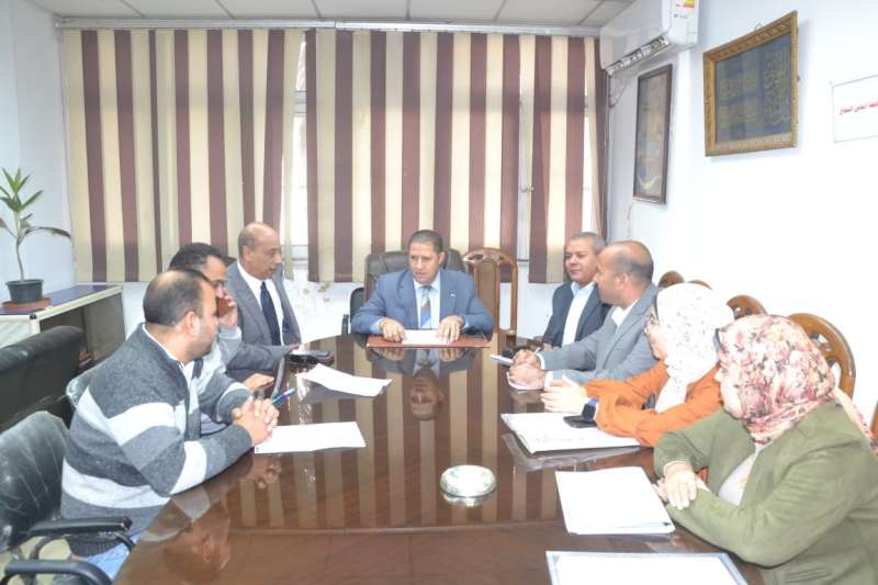سكرتير مساعد البحيرة يبحث إقامة محطة رفع صرف صحي بقرية دمسنا بإيتاي البارود