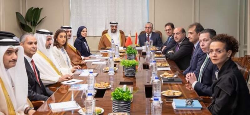 اقتصادية قناة السويس تستقبل وفد وزاري بحريني رفيع المستوى لبحث سبل التعاون والتعرف على فرص الاستثمار
