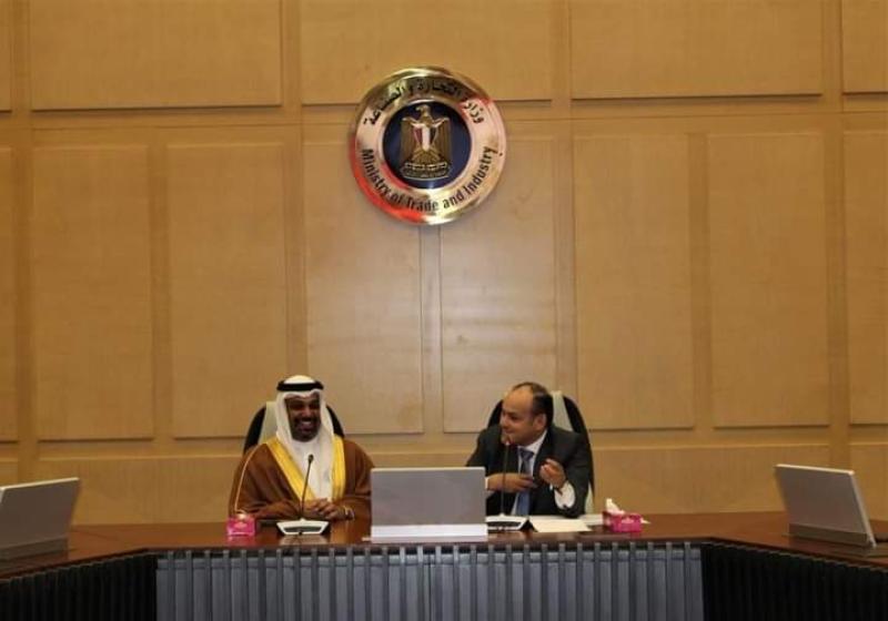وزير التجارة والصناعة يبحث مع وزير المالية والاقتصاد الوطني بمملكة البحرين سبل تعزيز التعاون الاقتصادي