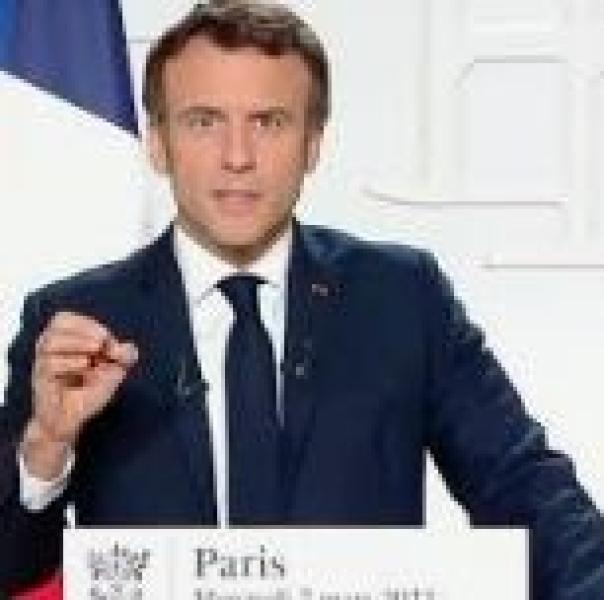 الرئيس الفرنسي يدعو إلي استعادة الهدنة في فلسطين