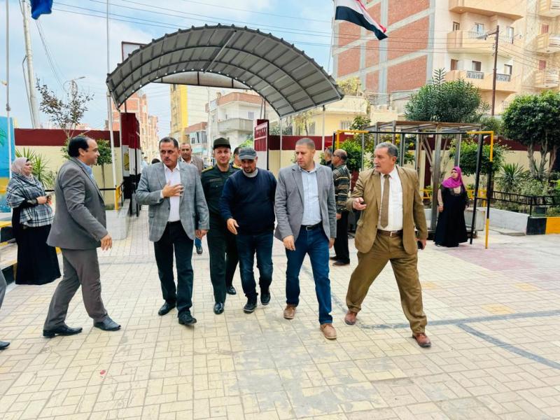 سكرتير مساعد البحيرة يتفقد مقرات انتخابية بدمنهور وإيتاى البارود استعدادا للانتخابات الرئاسية