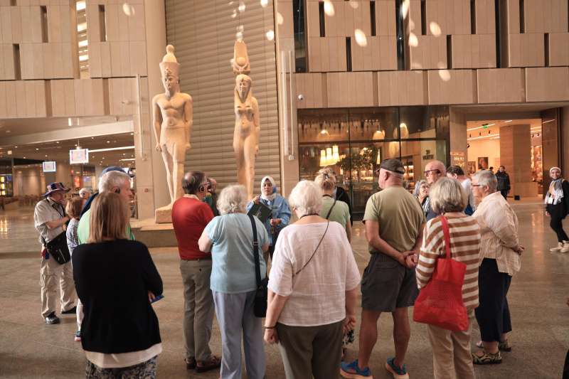 وزير السياحة والآثار يقوم بجولة تفقدية بالمتحف المصري الكبير لمتابعة مستجدات وتطورات الأعمال به