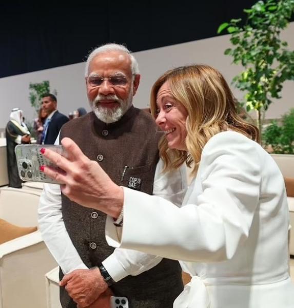 هاتف رئيسة الوزراء الايطالية مع رئيس الوزراء الهندي