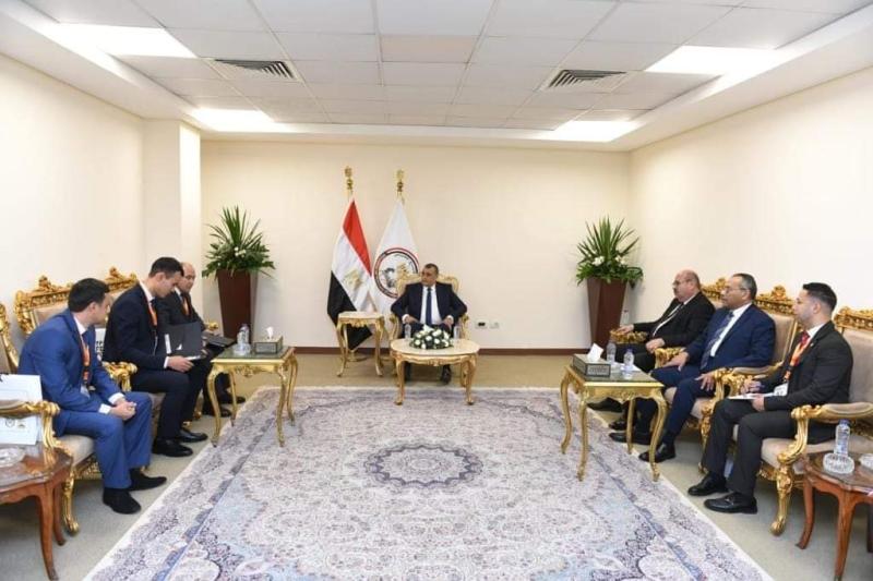 وزير الدولة للإنتاج الحربي يلاقي مسؤولوا صربيا ورئيس هيئة التصنيع العراقي
