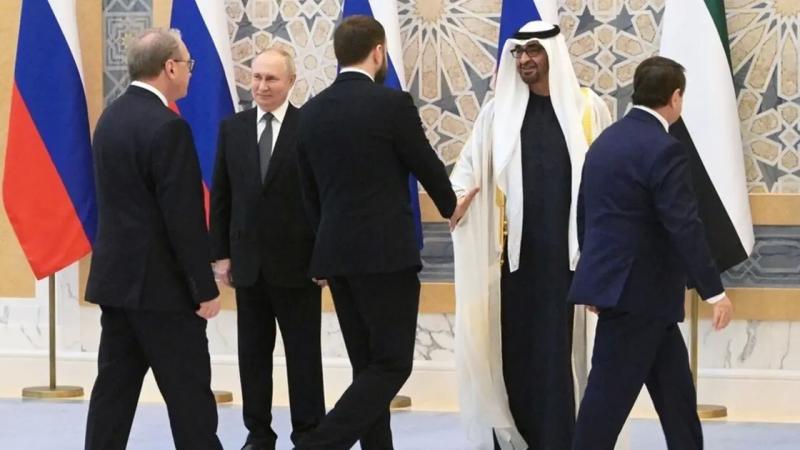الرئيس الروسي بوتين ونظيره الشيخ محمد بن زايد رئيس دولة الامارات