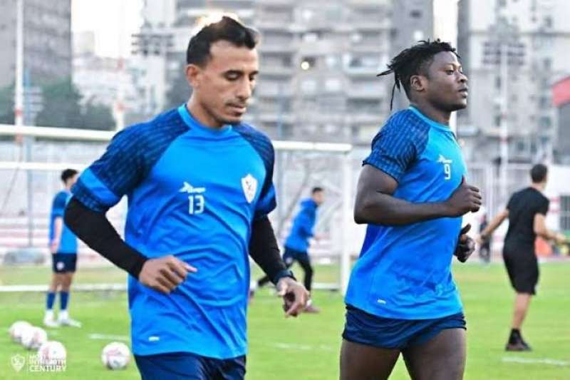 عبدالشافى يشارك فى التدريبات الجماعية للزمالك بعد الإنتهاء من البرنامج التأهيلى