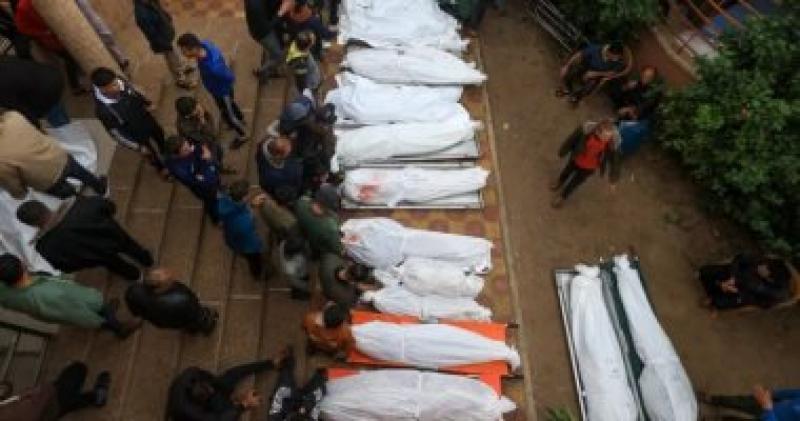 صورة لجثماين الشهداء في مخيم جباليا