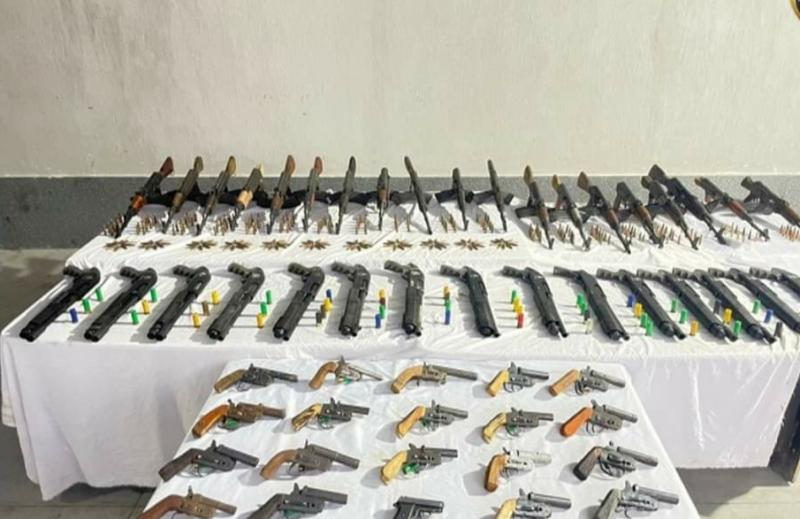 الداخلية: ضبط 19 بندقية آلية في حملة أمنية بأسيوط