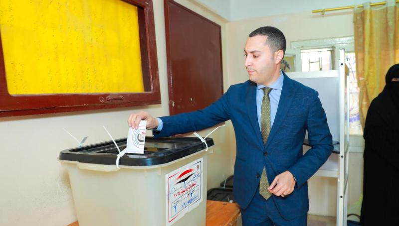 نائب محافظ كفر الشيخ يدلي بصوته في الانتخابات الرئاسية 2024