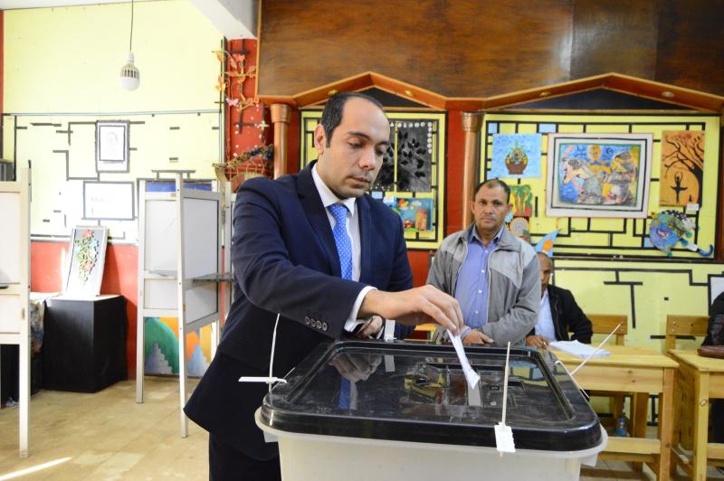 نائب محافظ المنوفية يدلي بصوته  في الانتخابات الرئاسية