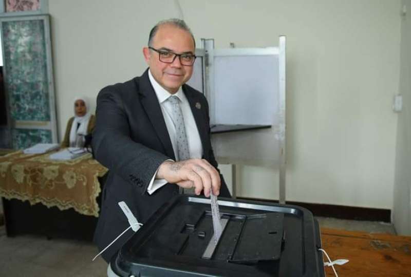 رئيس هيئة الرقابة المالية يدلي بصوته في الانتخابات الرئاسية