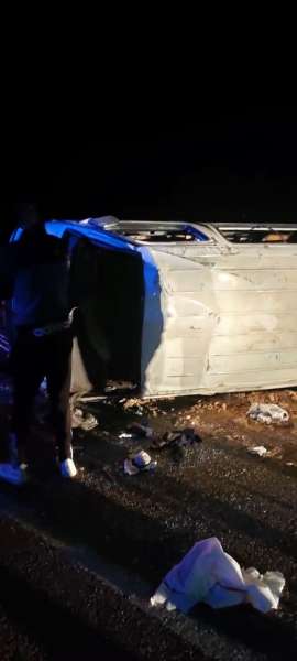 بالأسماء.. إصابة 8 أشخاص إثر حادث انقلاب سيارة ميكروباص في قنا