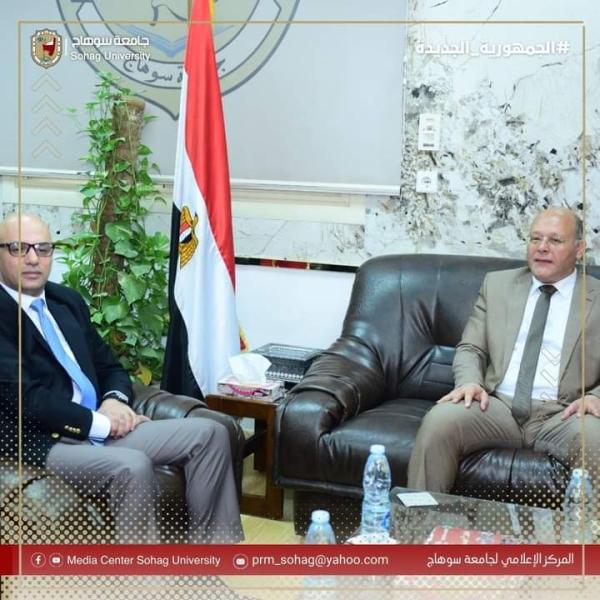 رئيس جامعة سوهاج يستقبل الملحق الثقافي لسفارة المملكة الأردنية وعدد من الطلاب الوافدين