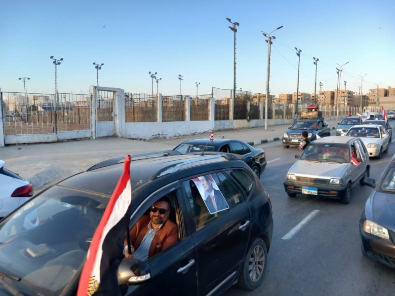 حزب مستقبل وطن بالإسماعيلية  ينظم مسيرة حاشدة بالسيارات احتفالاً بفوز الرئيس السيسى