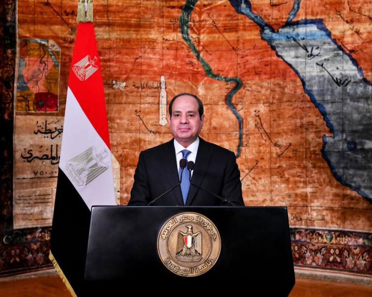 رئيس جامعة القاهرة يقدم التهنئة للرئيس السيسي لانتخابه رئيسًا للجمهورية
