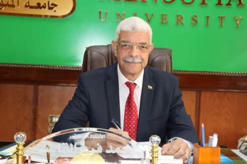 رئيس جامعة المنوفية يتابع أعمال لجنة المختبرات والأجهزة العلمية