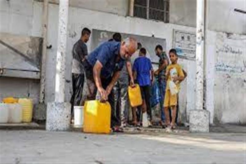 رويترز: سكان غزة الذين يعانون من الجفاف يشيدون بمذاق المياه.... ”مثل السكر” من مصر
