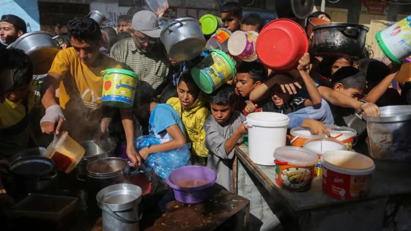 من اشكال المجاعة الغذائية في غزة