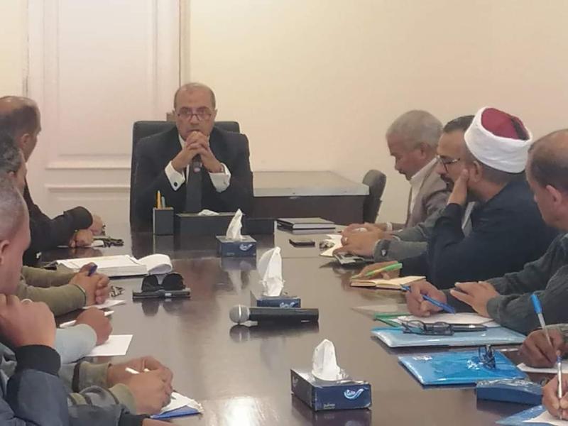 رئيس مدينة مرسى علم يجتمع بالمجلس التنفيذي