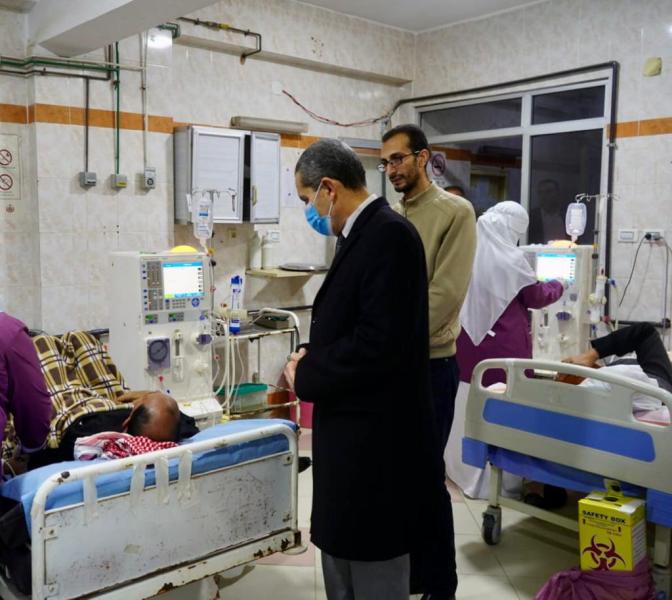 جولة مفاجئة لمحافظ الغربية بالمستشفى المركزي بقطور