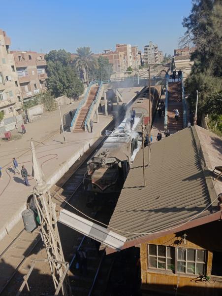تسيير حركة قطارات بنها منوف بعد السيطرة على حريق جرار قطار بمحطة الباجور