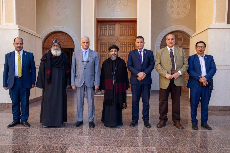 بمناسبة عيد الميلاد المجيد … رئيس جامعة الملك سلمان الدولية يزور كنيسة موسى النبي ومار مرقس الرسول بجنوب سيناء