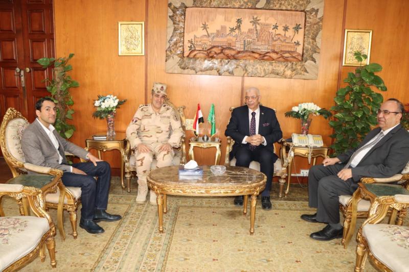 رئيس جامعة المنوفية يستقبل المستشار العسكري للمحافظة
