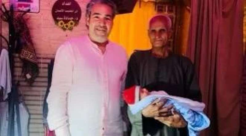 طبيب ” الفرحة”يحقق حلم الحاج عثمان صاحب ال 65 عاما  في الإنجاب