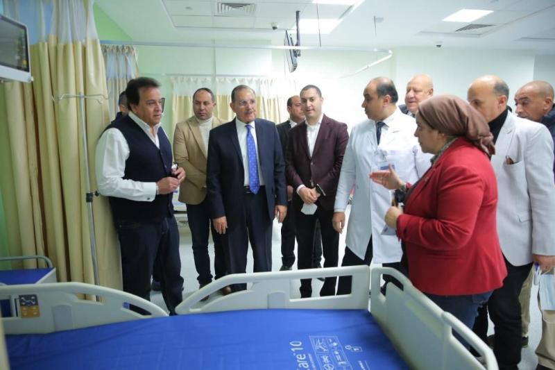 وزير الصحة ومحافظ كفر الشيخ يتفقدان مركز الأورام الجديد