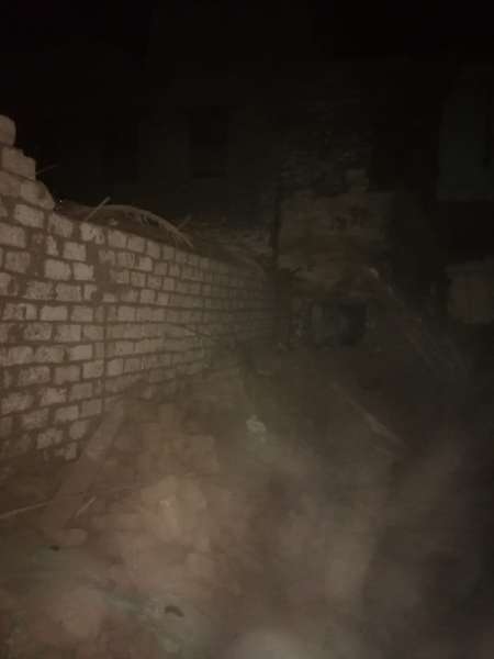 تم فرض كردون أمني.. إصابة سبعيني إثر انهيار منزل من طابقين في قنا ( صور)