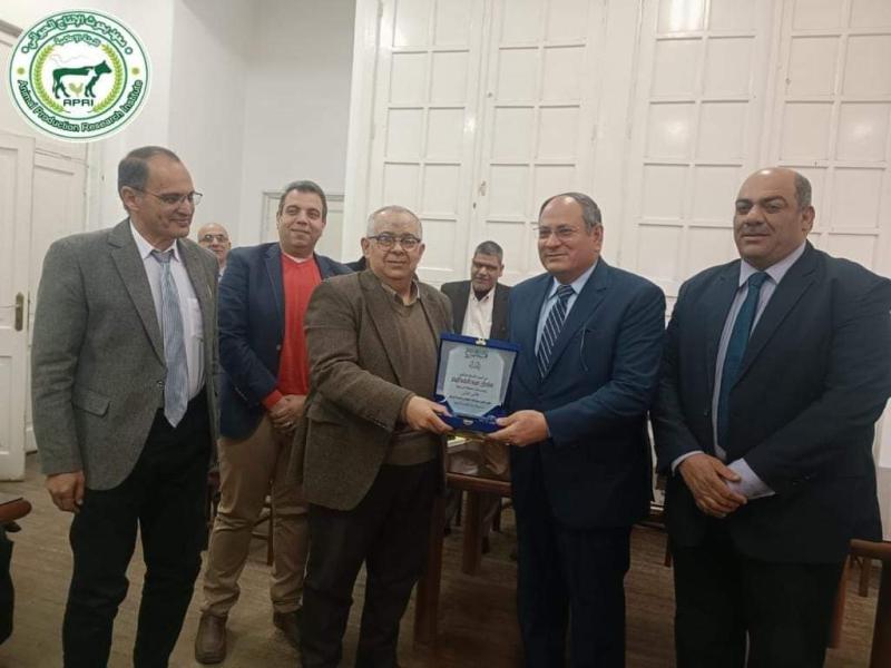 وزير الزراعة يعقد اجتماعا موسعا لمتابعة المشروع القومي لزراعة قصب السكر بنظام الشتلات