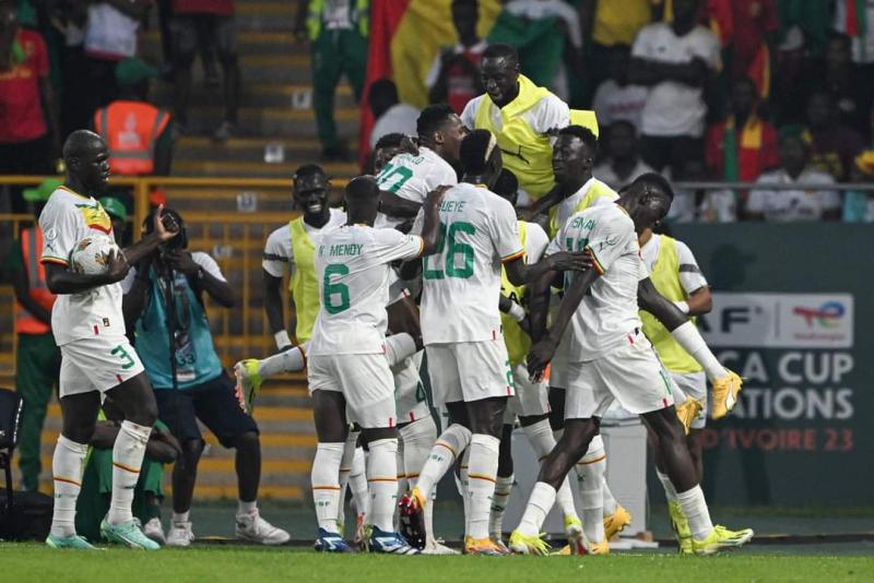 السنغال يتصدر المجموعة الثالثة بالعلامة الكاملة بالفوز على غينيا بثنائية نظيفة