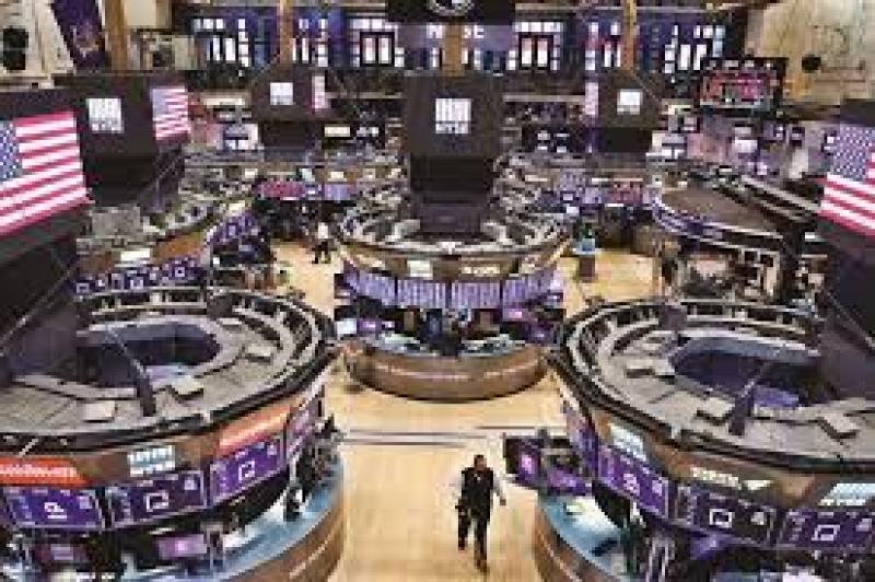 الأسهم الأمريكية تغلق متباينة..تراجع شركة أنتل بنسبة 12% وارتفاع إكسبريس بأكثر من 7%