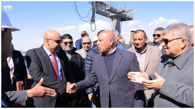 وزير النقل ورئيس هيئة قناة السويس يبحثان فرص توطين صناعة بناء السفن في مصر