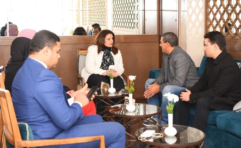 وزيرة الهجرة تلتفي مع رجل أعمال مصري مقيم بفرنسا لبحث مشروعه السياحي في مصر